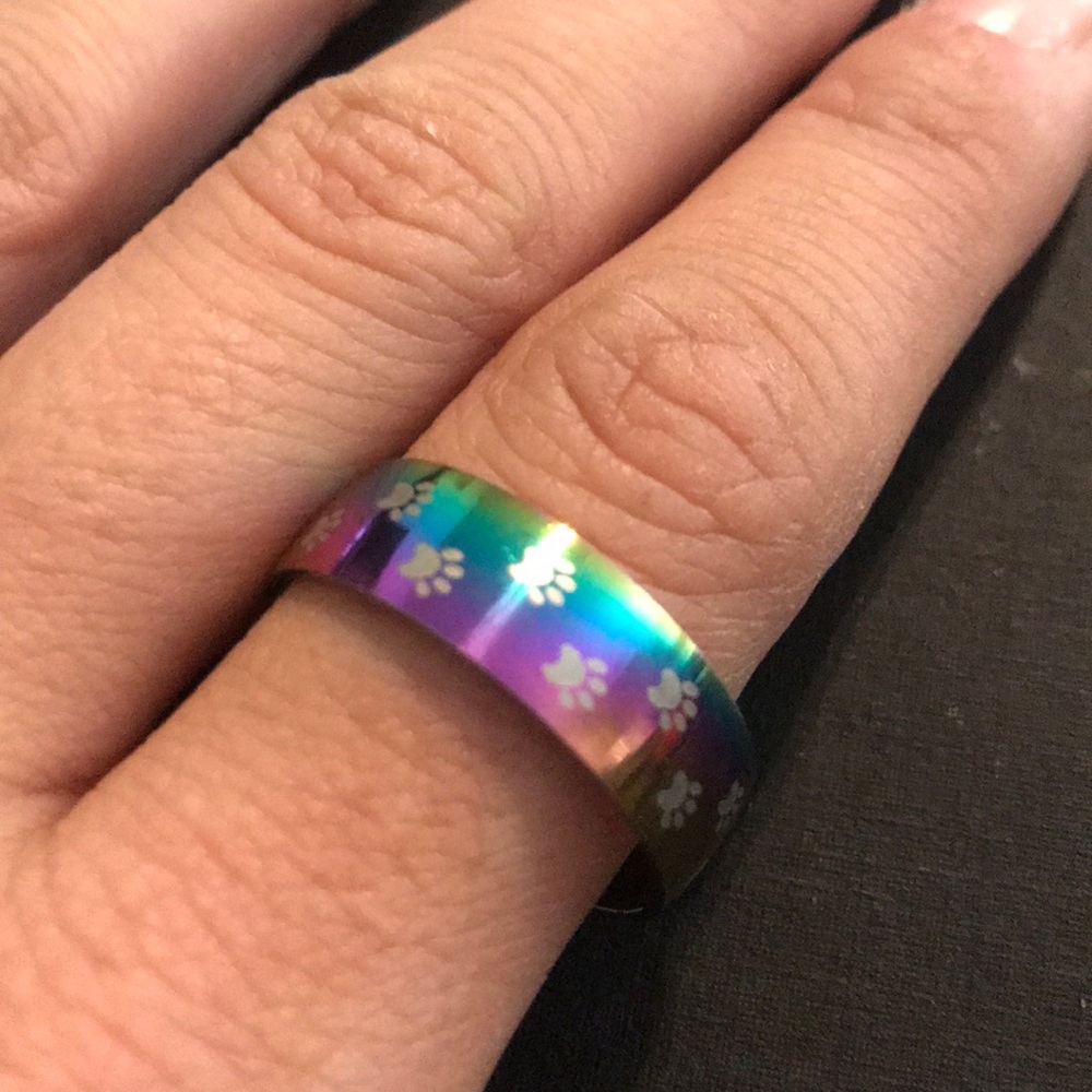 Multicolored ring